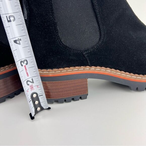 Bertuchi Black Suede Slip on Chelsea Boots - Picture 8 of 12